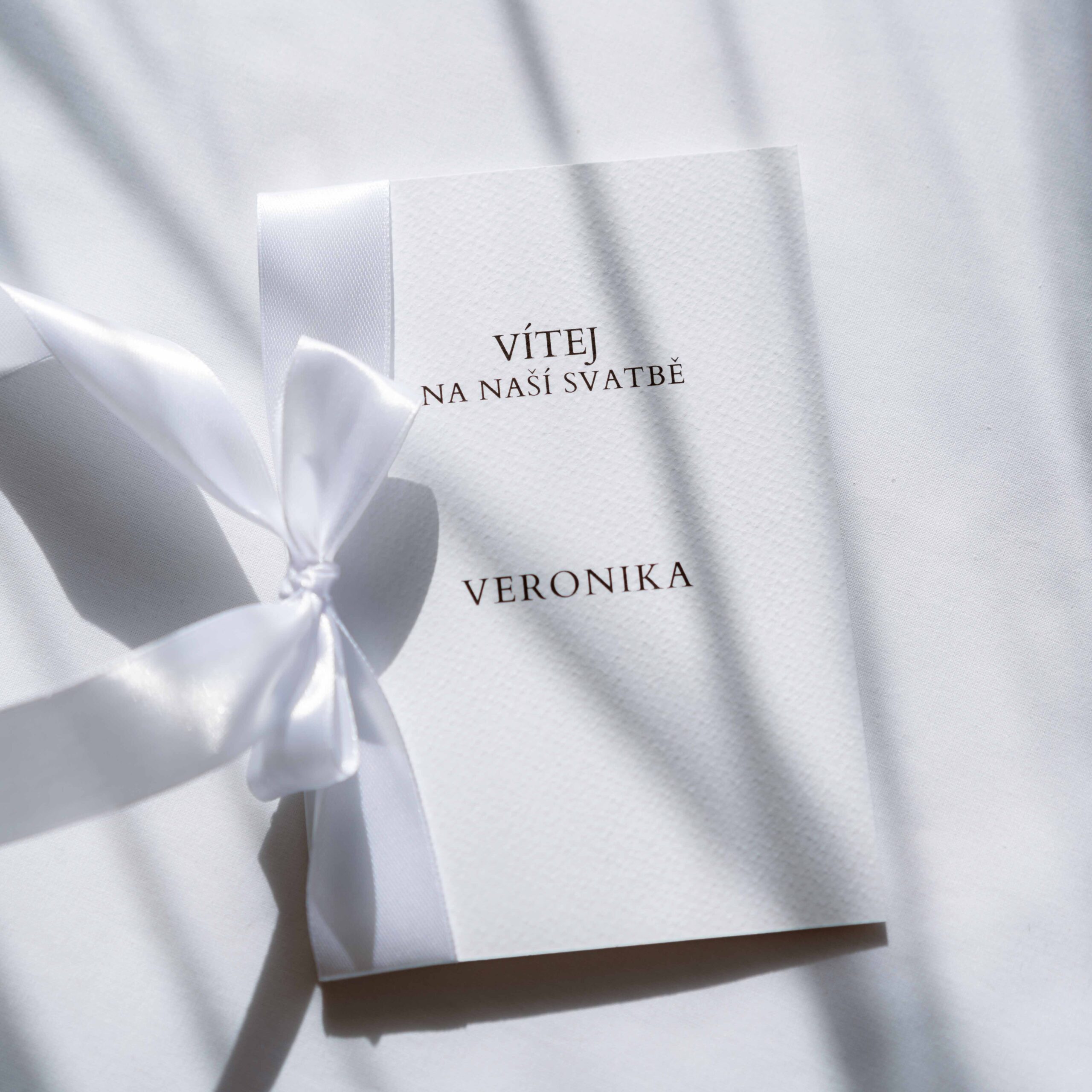 svatební menu se jmenovkou a programem knížečka minimalism